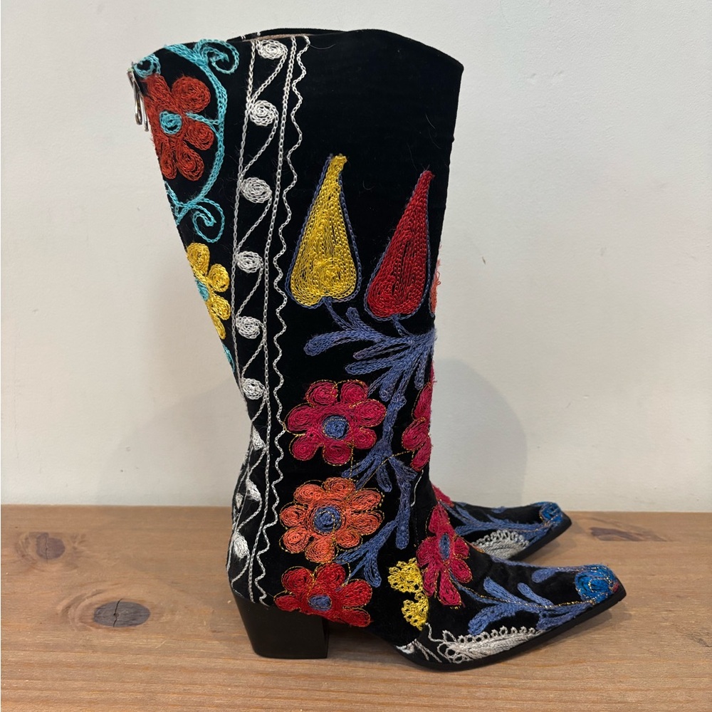 Zeyzani Cheyenne tall suzani handmade floral embroidered cowgirl boots 7 $395